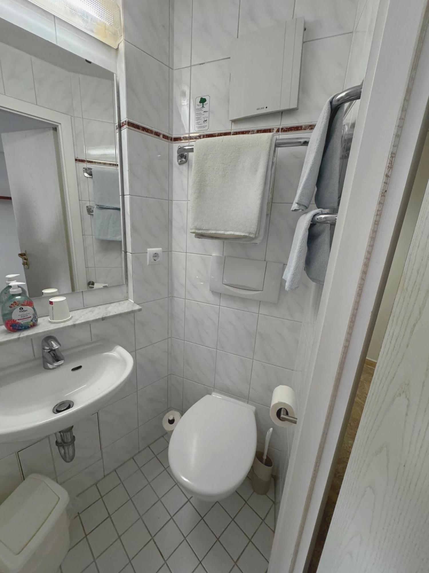 Hostel Heinzelmaennchen ケルン エクステリア 写真