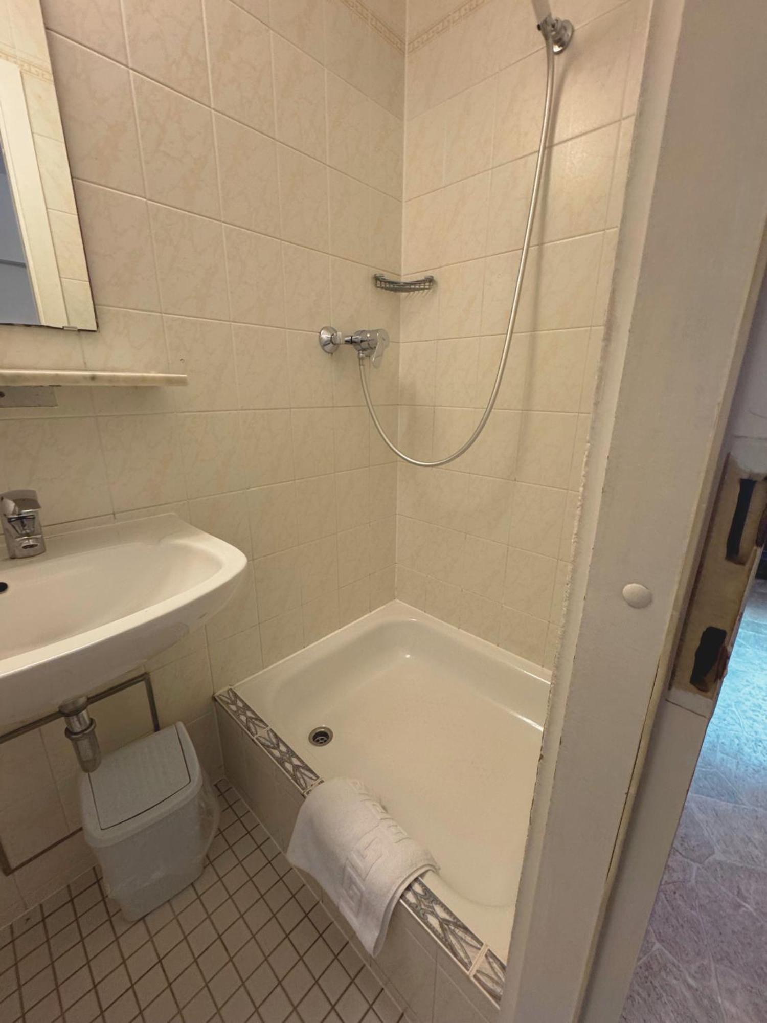 Hostel Heinzelmaennchen ケルン エクステリア 写真