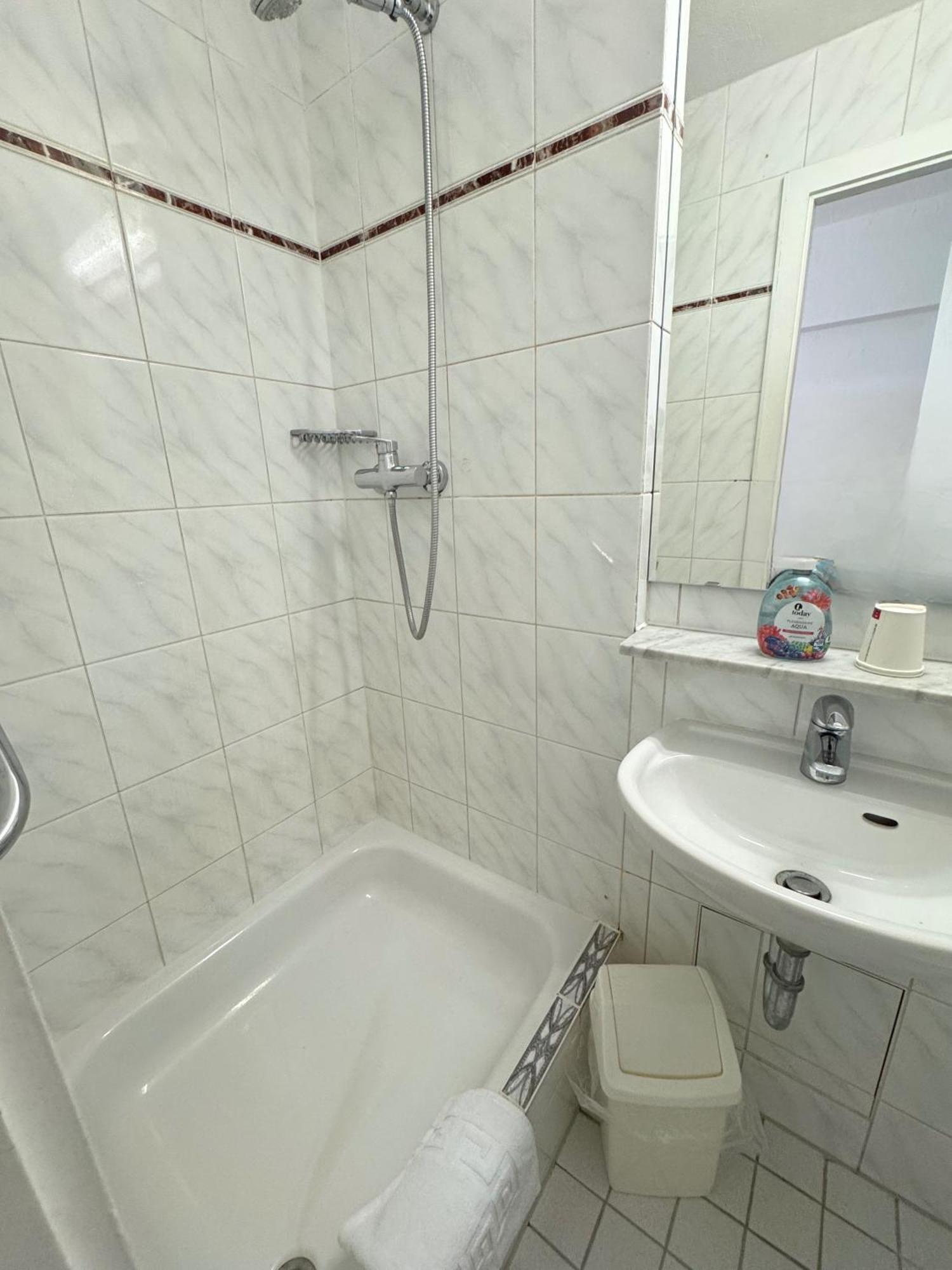 Hostel Heinzelmaennchen ケルン エクステリア 写真