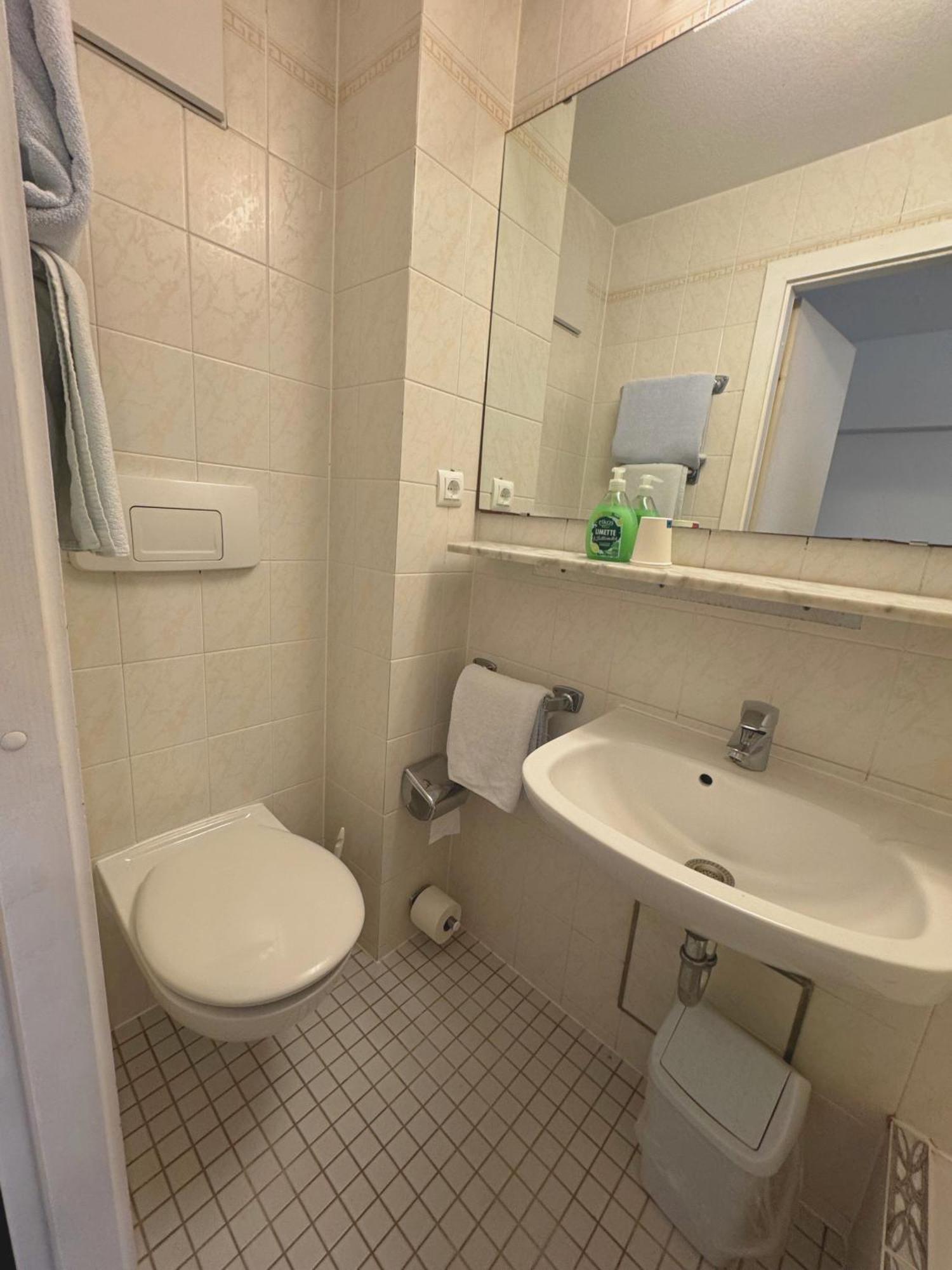 Hostel Heinzelmaennchen ケルン エクステリア 写真